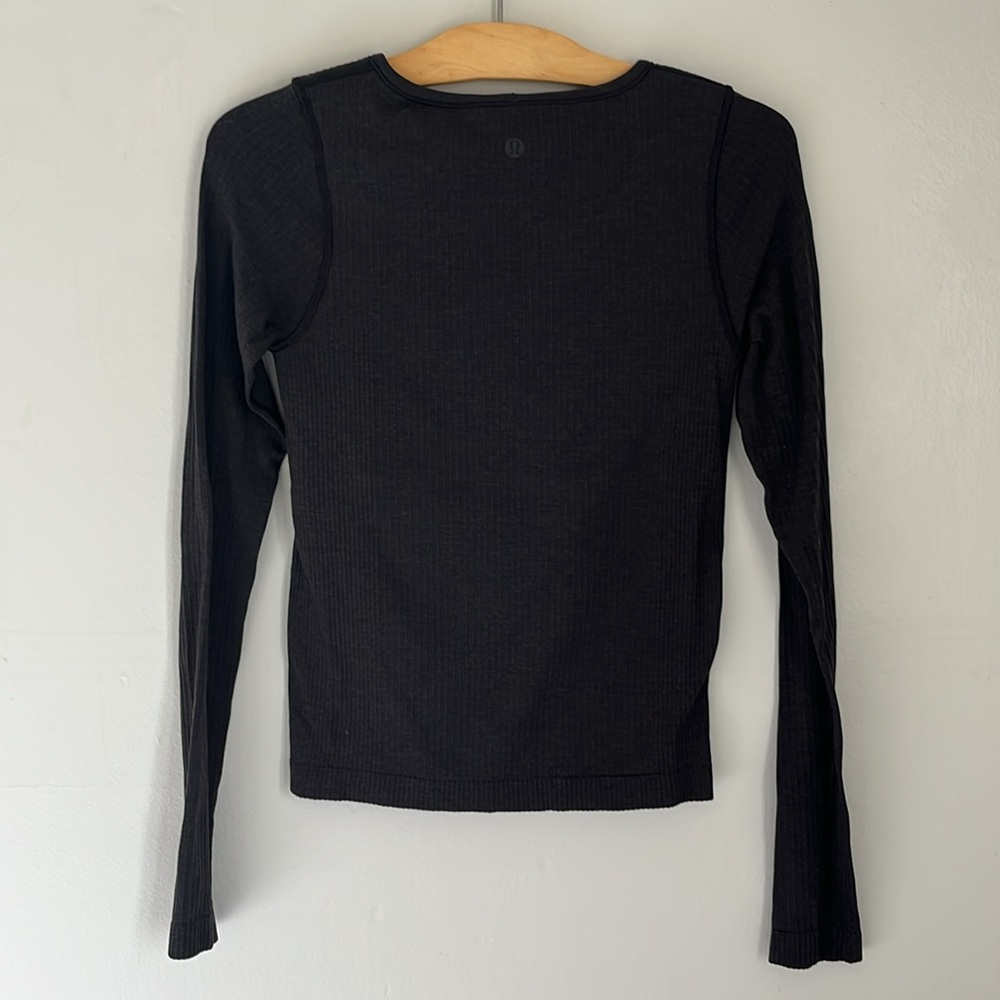 Lululemon ribbed gray cropped long sleeve top built in bra size 6 - Picture 4 of 6